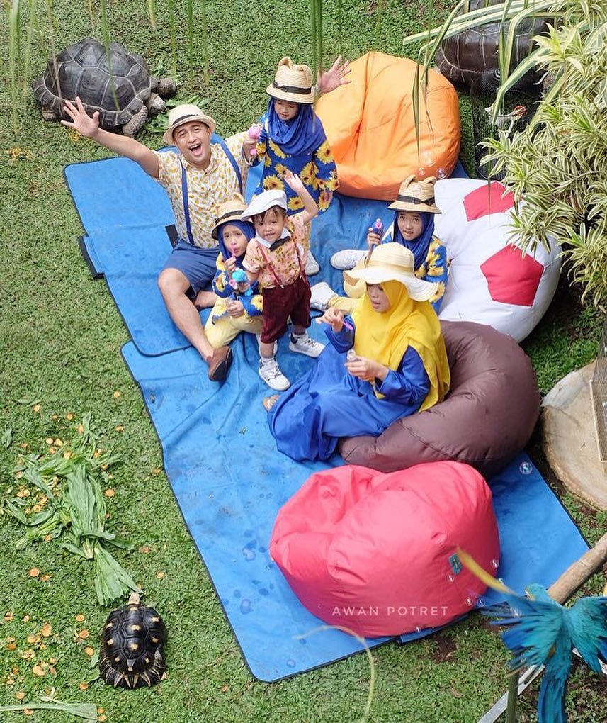 11 Inspirasi konsep pemotretan unik ala pasangan seleb, bisa kamu tiru