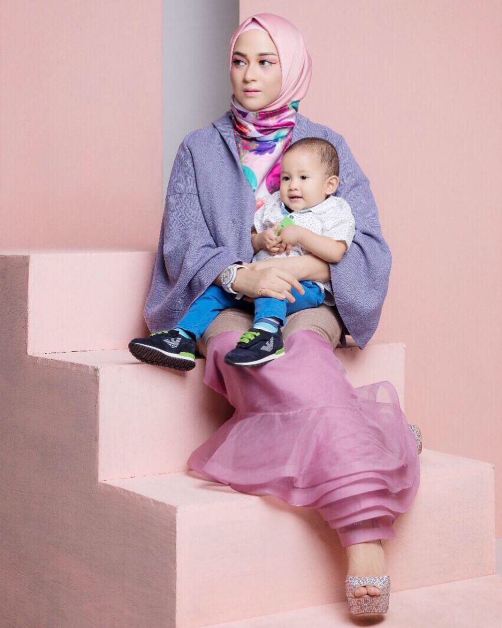 Vakum usai melahirkan, ini 8 potret manis Nina Zatulini urus buah hati