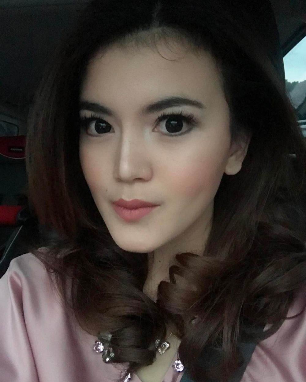 Transformasi Tania Putri 'Kepompong', dulu polos kini cantik banget!
