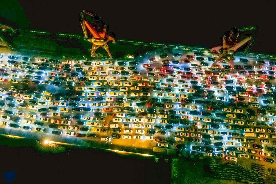 Kemacetan terparah arus balik China, 9 potretnya bikin ngelus dada