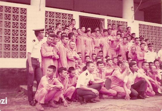 8 Fakta Capt Aam, pilot yang nunggu 20 tahun nikahi pujaannya sejak SD