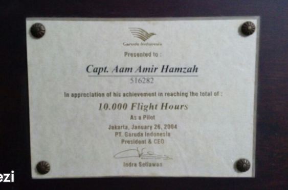 8 Fakta Capt Aam, pilot yang nunggu 20 tahun nikahi pujaannya sejak SD