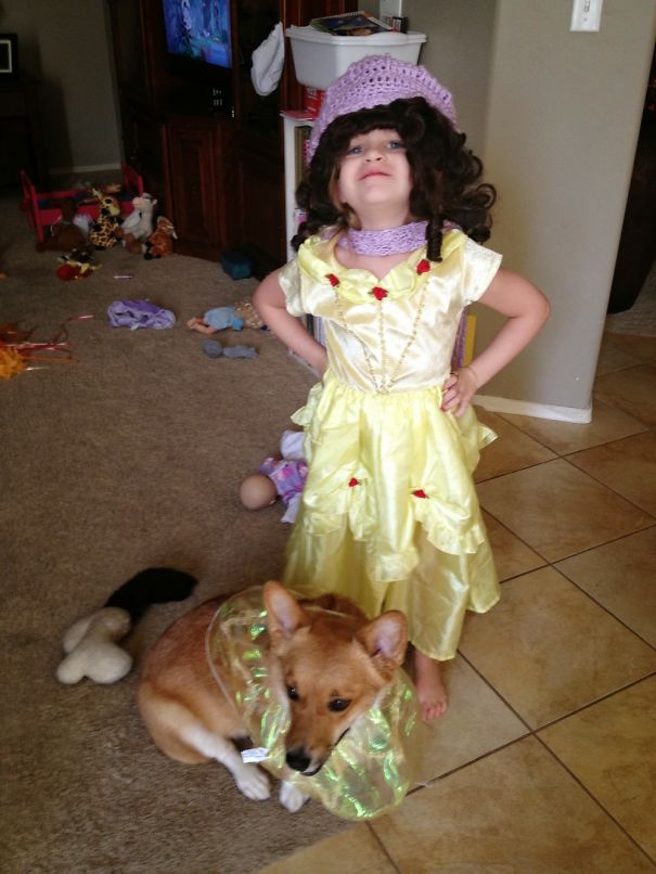 15 Momen kebersamaan anak dan hewan peliharaan ini sweet abis