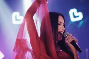 Tampil nyeker waktu duet bareng Kaka Slank, Sophia Latjuba tuai pujian