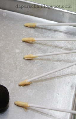 Resep mudah bikin cake pop, kue bolu unik berbentuk lolipop