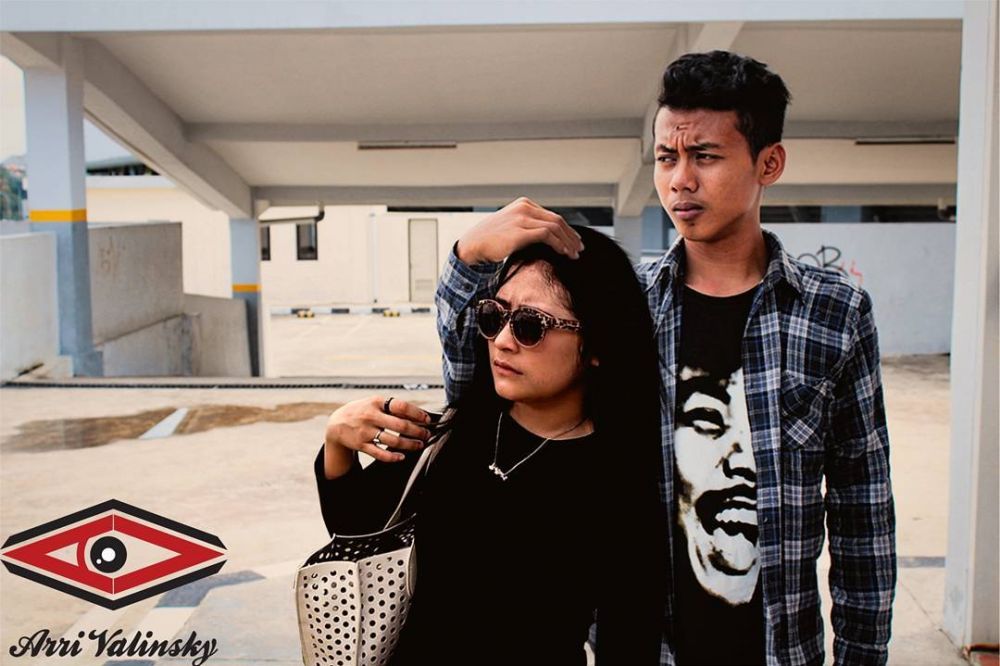 10 Foto editan imajinasi pemuda bareng artis ini bikin iri abis