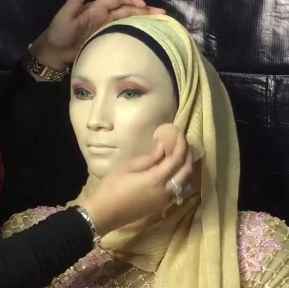 Awalnya tampak meragukan, hasil makeup wanita ini bikin kamu terpesona
