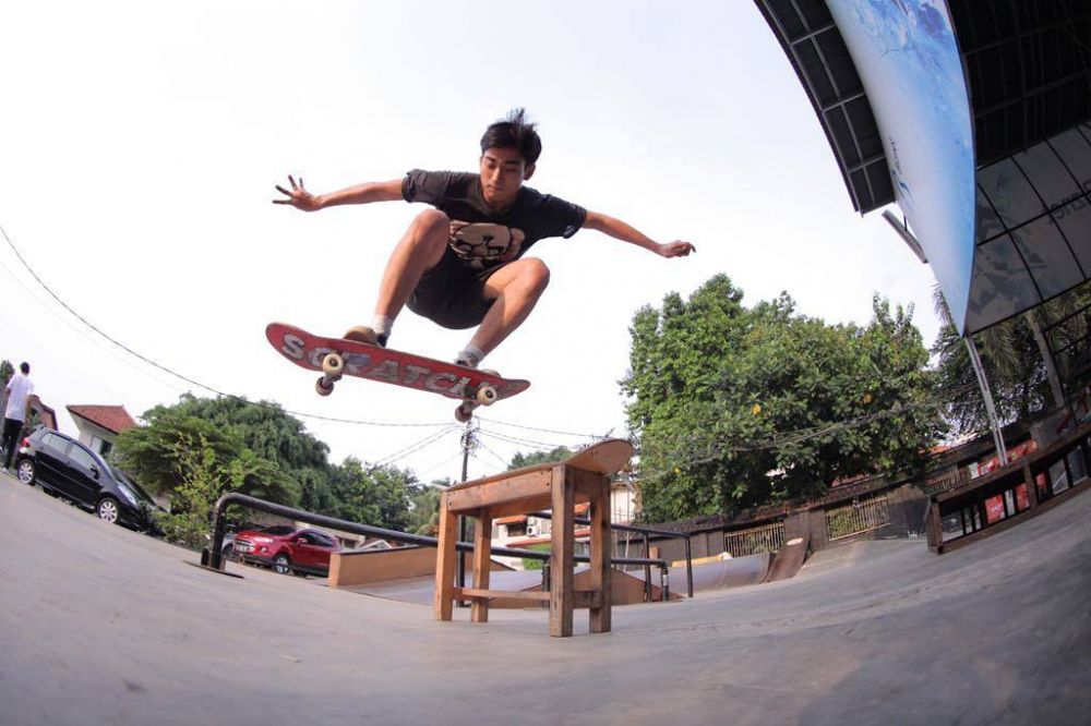 10 Gaya Bio One 'Catatan Harian Aisha' main skateboard, keren abis