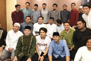 Hijrah, 18 seleb kondang ini ternyata satu komunitas pengajian