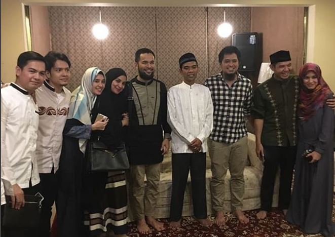 Hijrah, 18 seleb kondang ini ternyata satu komunitas pengajian