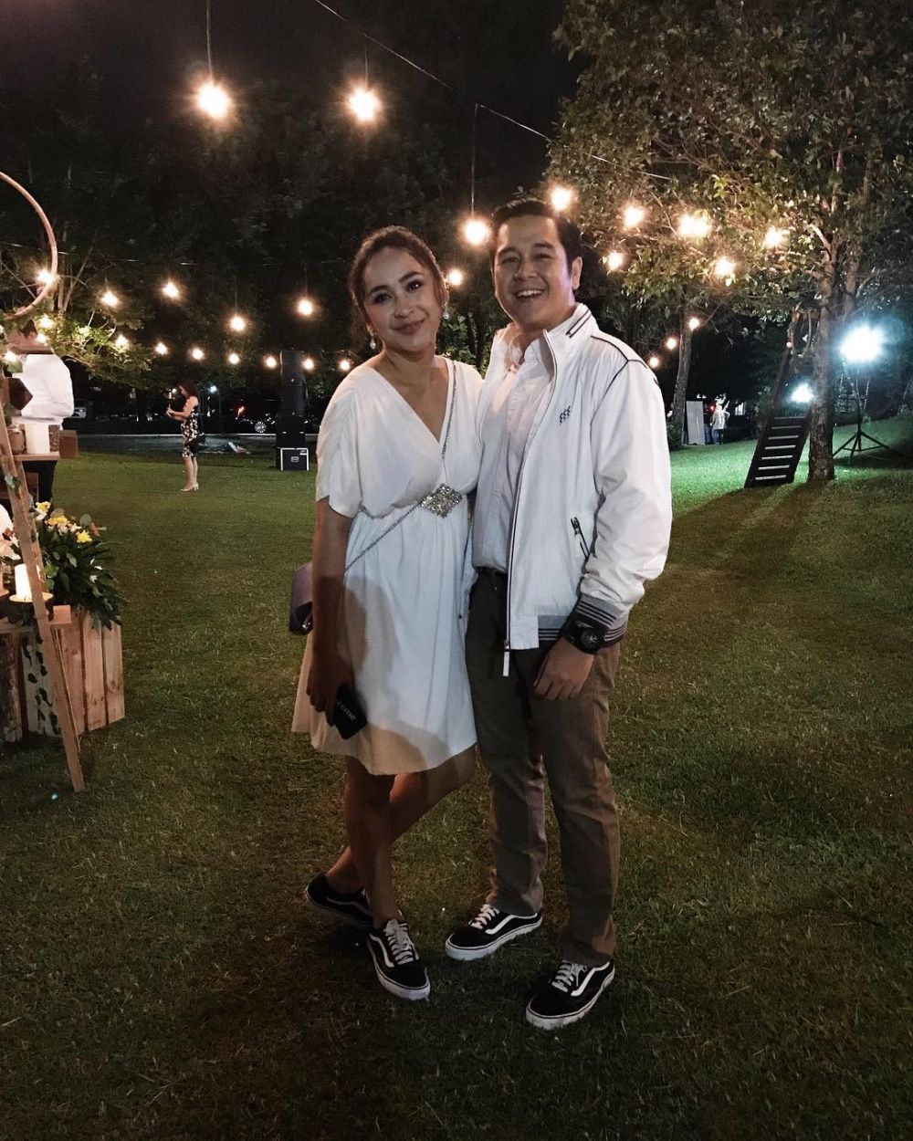 10 Momen mesra Malvino & Inne Azri, pasangan saksi nikah Putri Marino