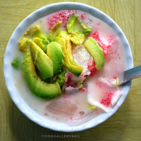 Legendaris, 5 tempat jajan di Bandung ini harus kamu kunjungi