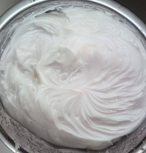 Resep mudah bikin Oreo strawberry chiffon cake, kue bolu rasa kekinian