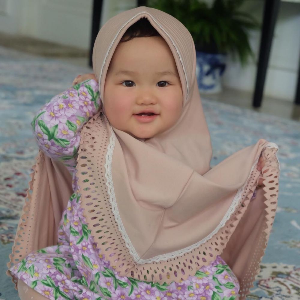 10 Potret Sheva putri Ussy Sulistiawaty, imutnya kebangetan