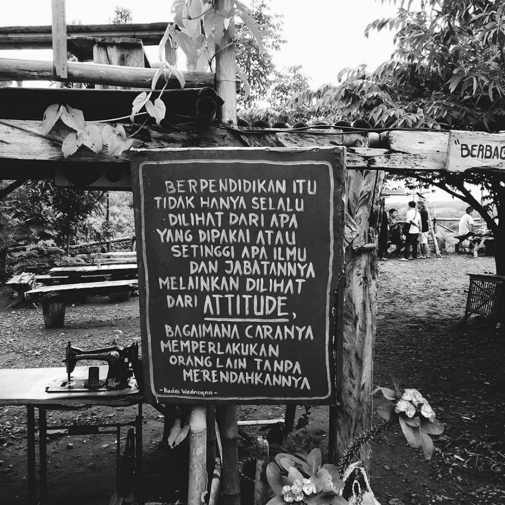 12 Karya visual jalanan ini terlihat biasa tapi pesannya menohok