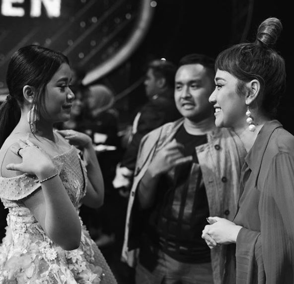 Nggak ada di TV, ini 8 potret aktivitas para juri Idol di balik layar