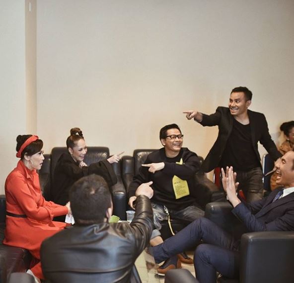 Nggak ada di TV, ini 8 potret aktivitas para juri Idol di balik layar