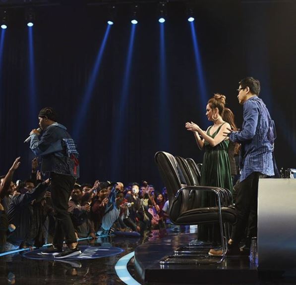 Nggak ada di TV, ini 8 potret aktivitas para juri Idol di balik layar