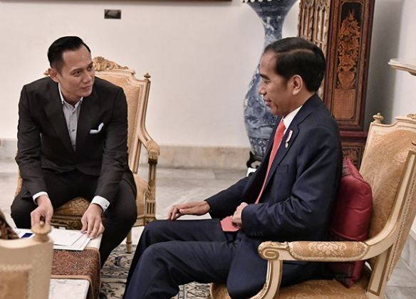 Ini gaya Agus Yudhoyono saat temui Presiden Jokowi, ganteng maksimal