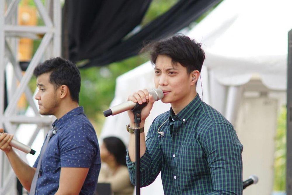 Biasa tampil dengan kacamata, 6 seleb ini hilangkan minus pakai lasik