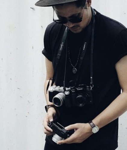 7 Gaya penampilan Keenan Pearce saat traveling, bisa jadi inspirasi