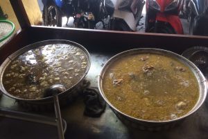 Datang ke Solo? Wajib coba Soto Seger Hj. Fatomah yang melegenda