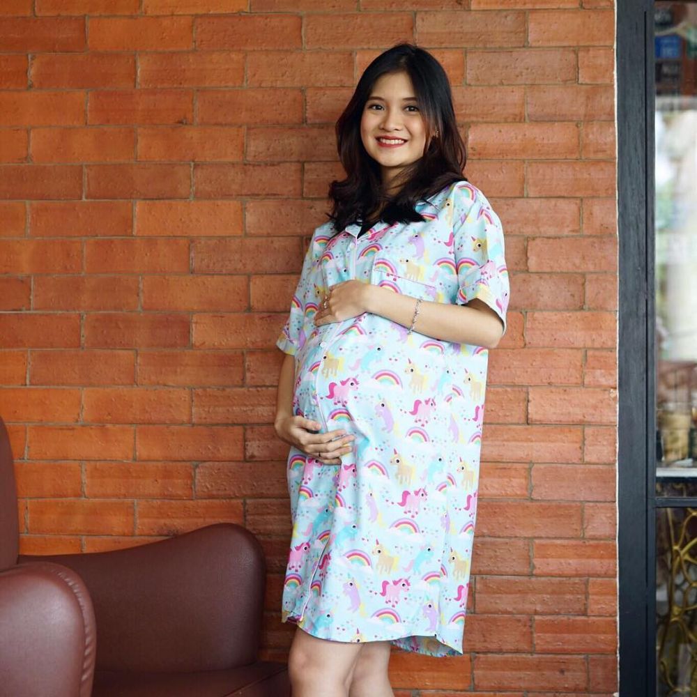 Siap menjadi ibu, ini 10 gaya kece pemotretan maternity Vinessa Inez