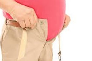 Heboh manekin dengan perut buncit, kaosnya kini jadi buruan kaum pria