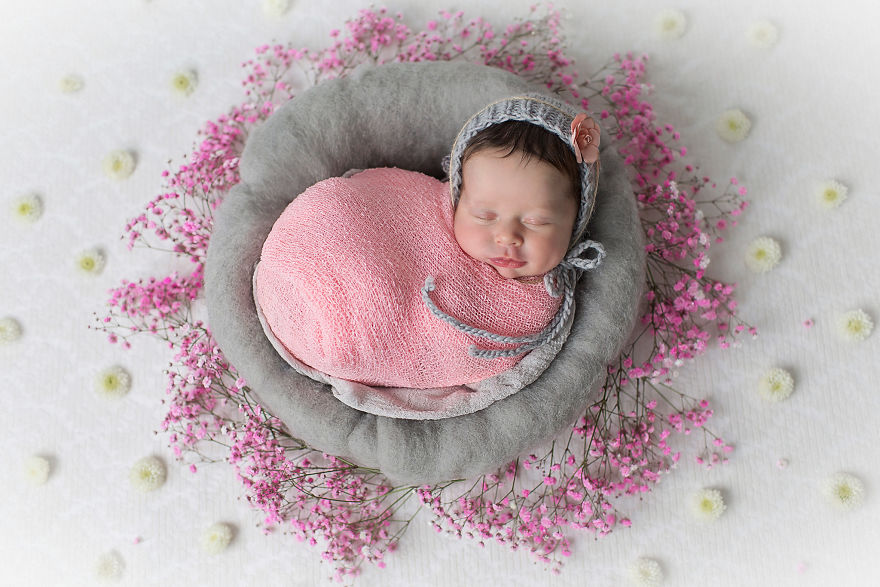 15 Foto pemotretan bayi dikelilingi bunga, keren dan bikin gemes