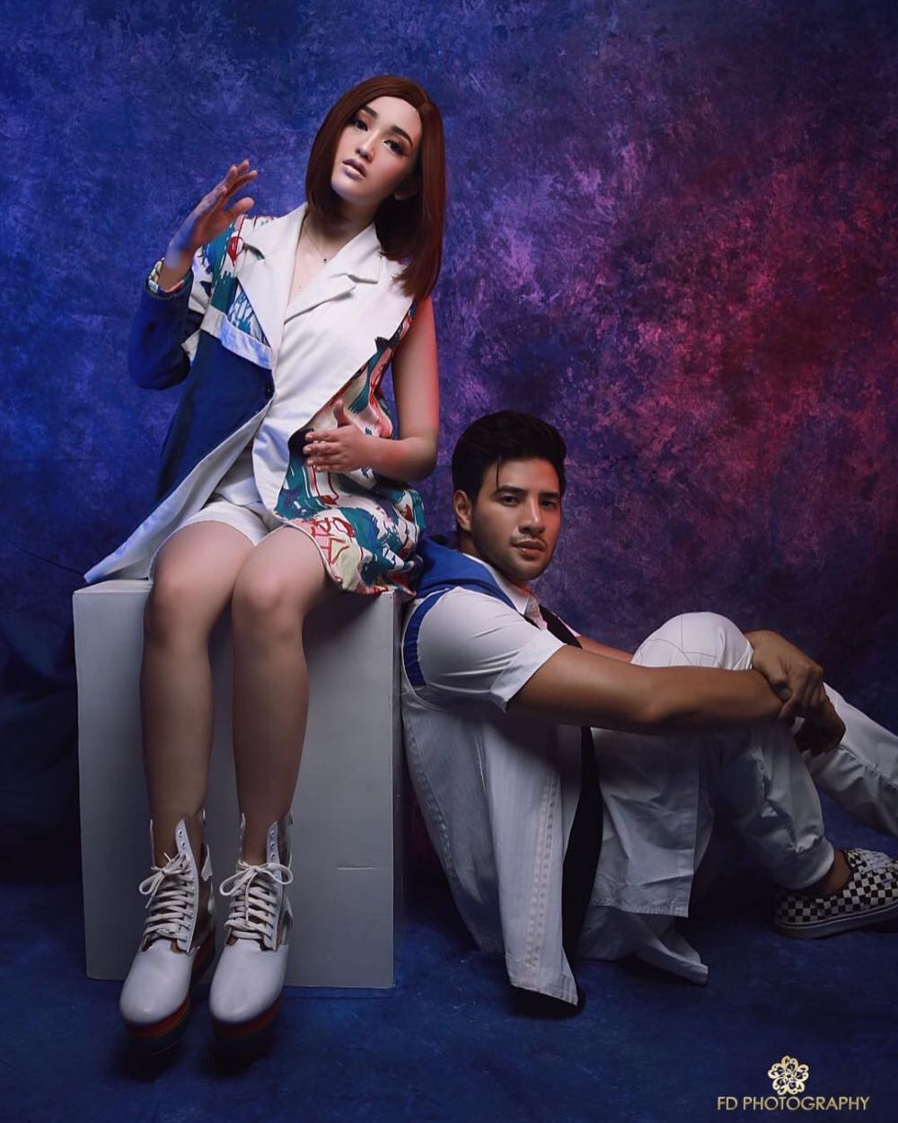 Mirip Barbie, penampilan 7 seleb saat pemotretan ini bikin pangling