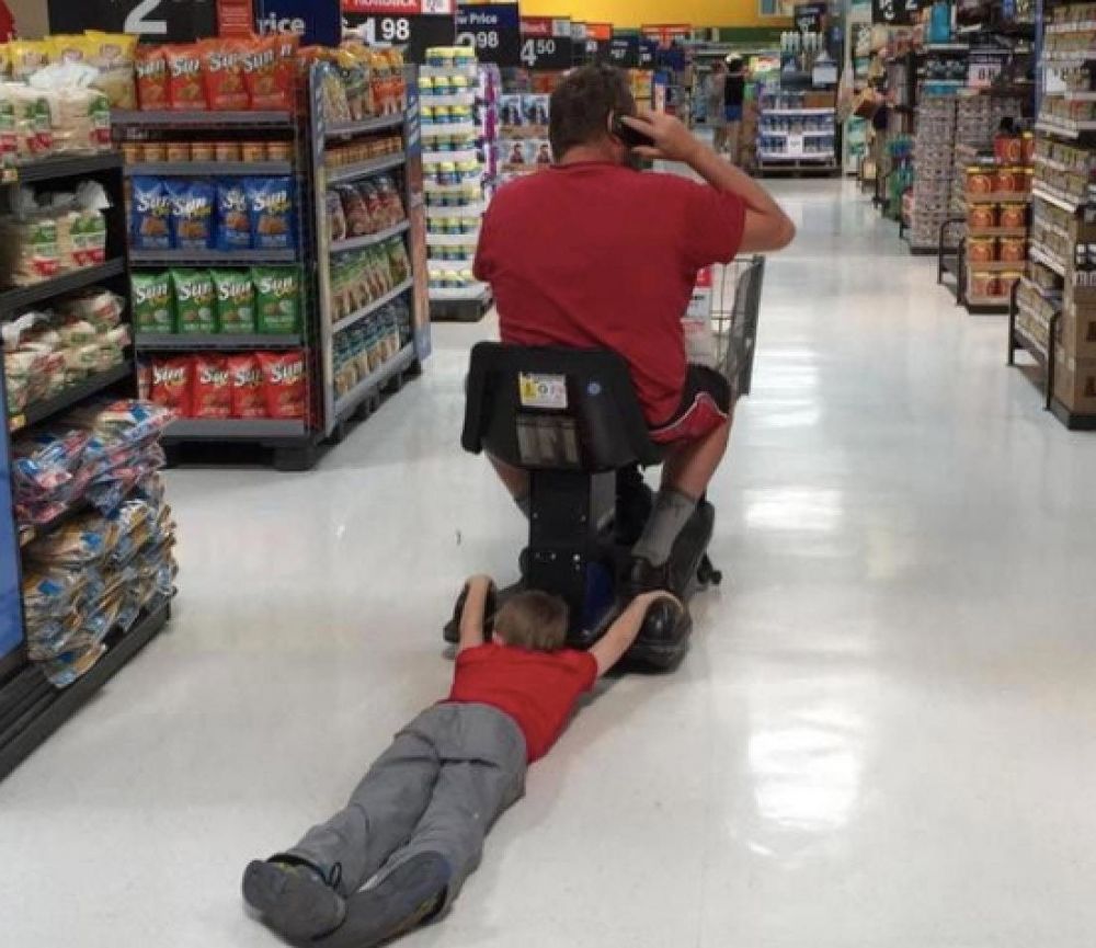 10 Kelakuan pelanggan supermarket ini bikin bertanya 'maksudnya apa?'