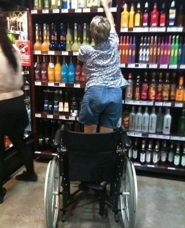 10 Kelakuan pelanggan supermarket ini bikin bertanya 'maksudnya apa?'