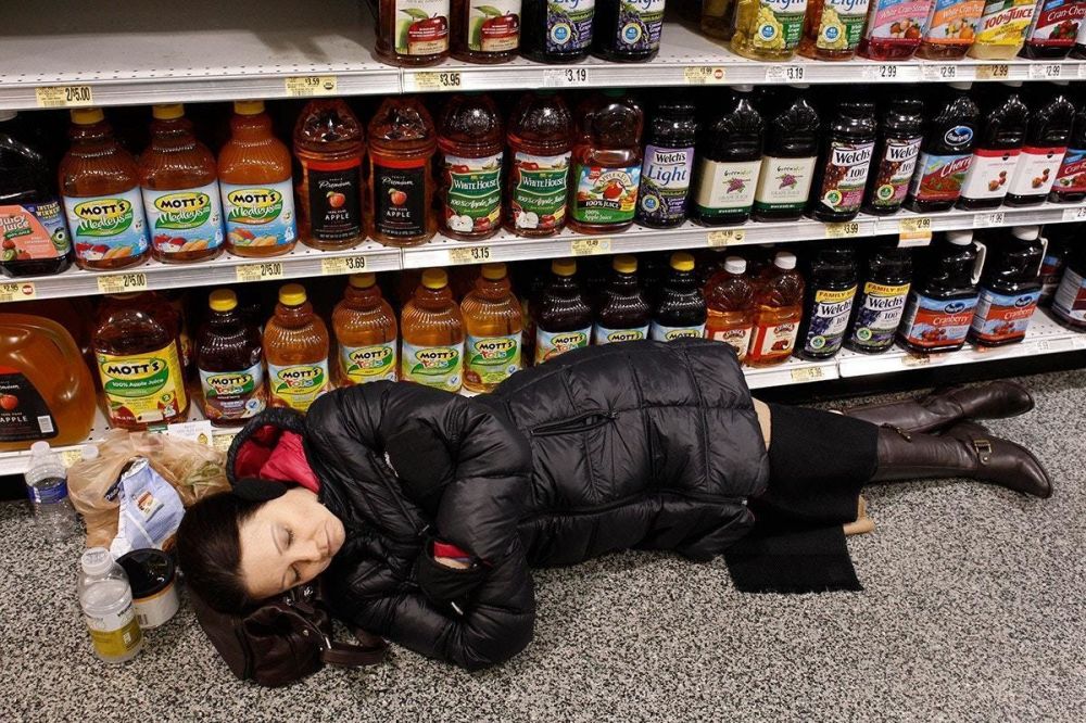 10 Kelakuan pelanggan supermarket ini bikin bertanya 'maksudnya apa?'