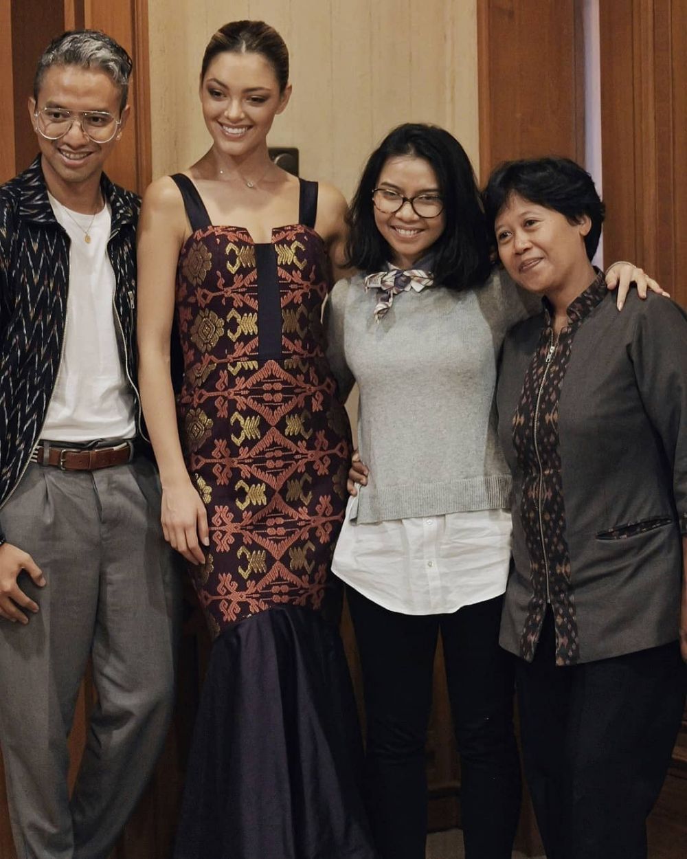 Pesona Miss Universe 2017 berbalut songket Bali, ini 6 foto cantiknya