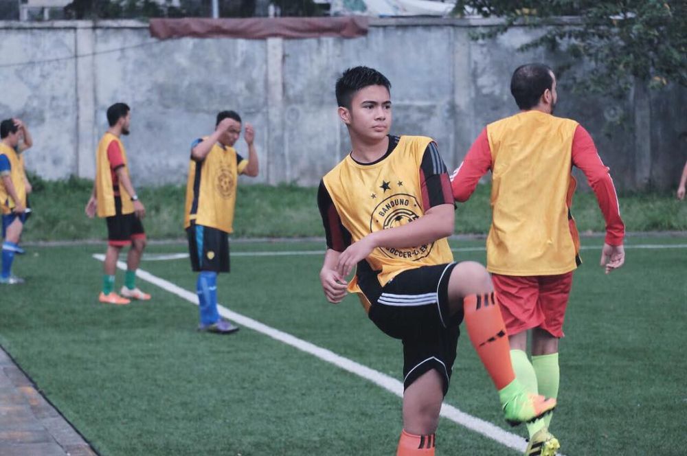 10 Gaya keseharian Umay Shahab, kini makin kece dan tampan