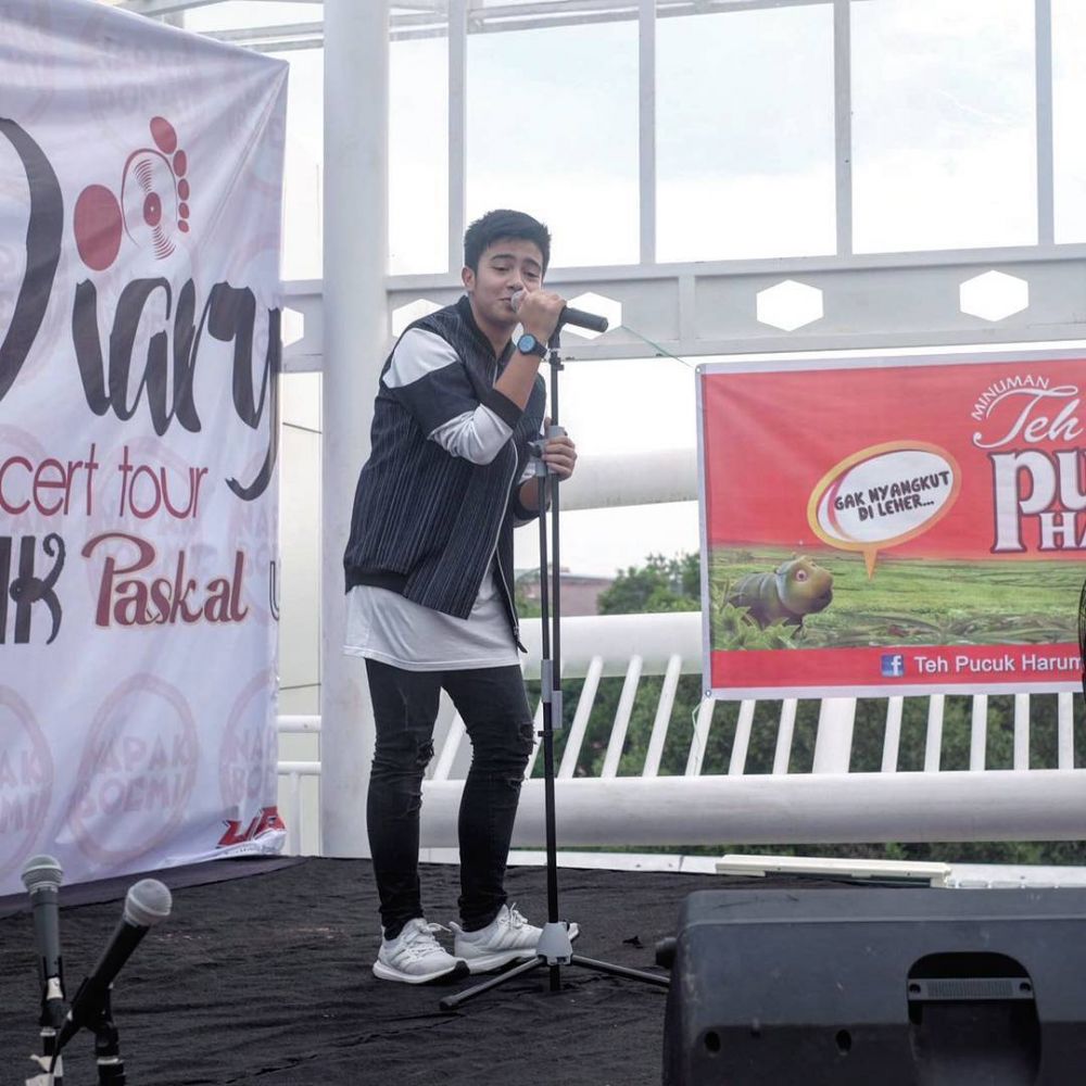 10 Gaya keseharian Umay Shahab, kini makin kece dan tampan