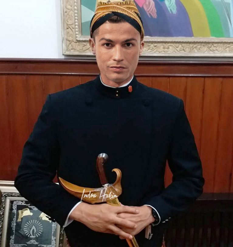 Imajinasi super, ini 6 profesi Ronaldo andai tinggal di Indonesia