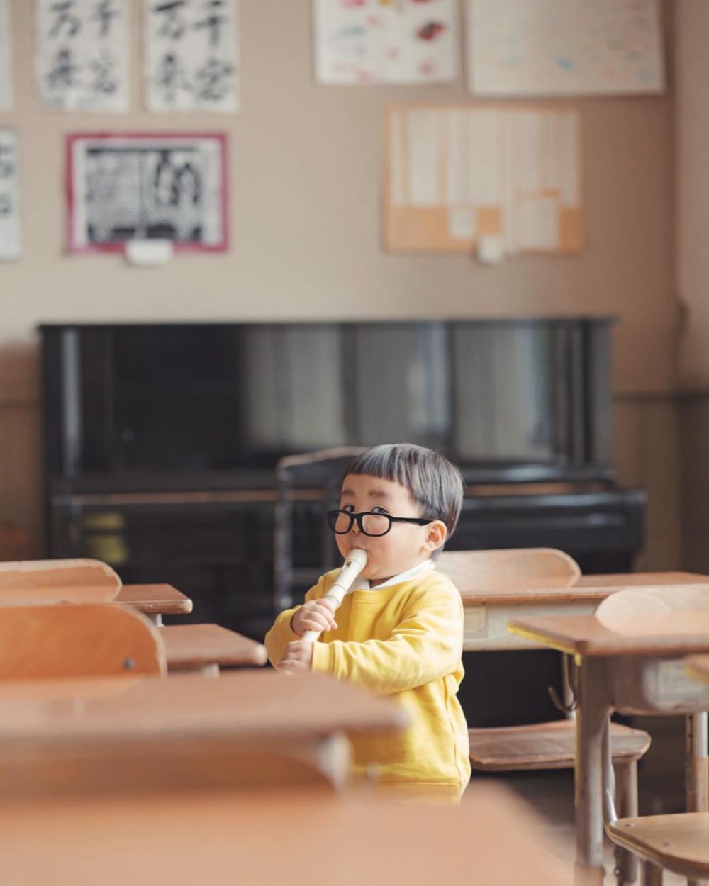 Dandan mirip Nobita, 10 potret balita lucu ini gemesin banget
