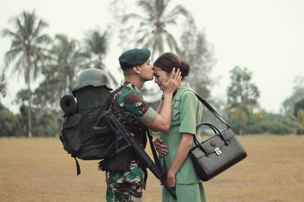 7 Potret istri Chicco Jerikho saat menjadi  'pendamping hidup' tentara