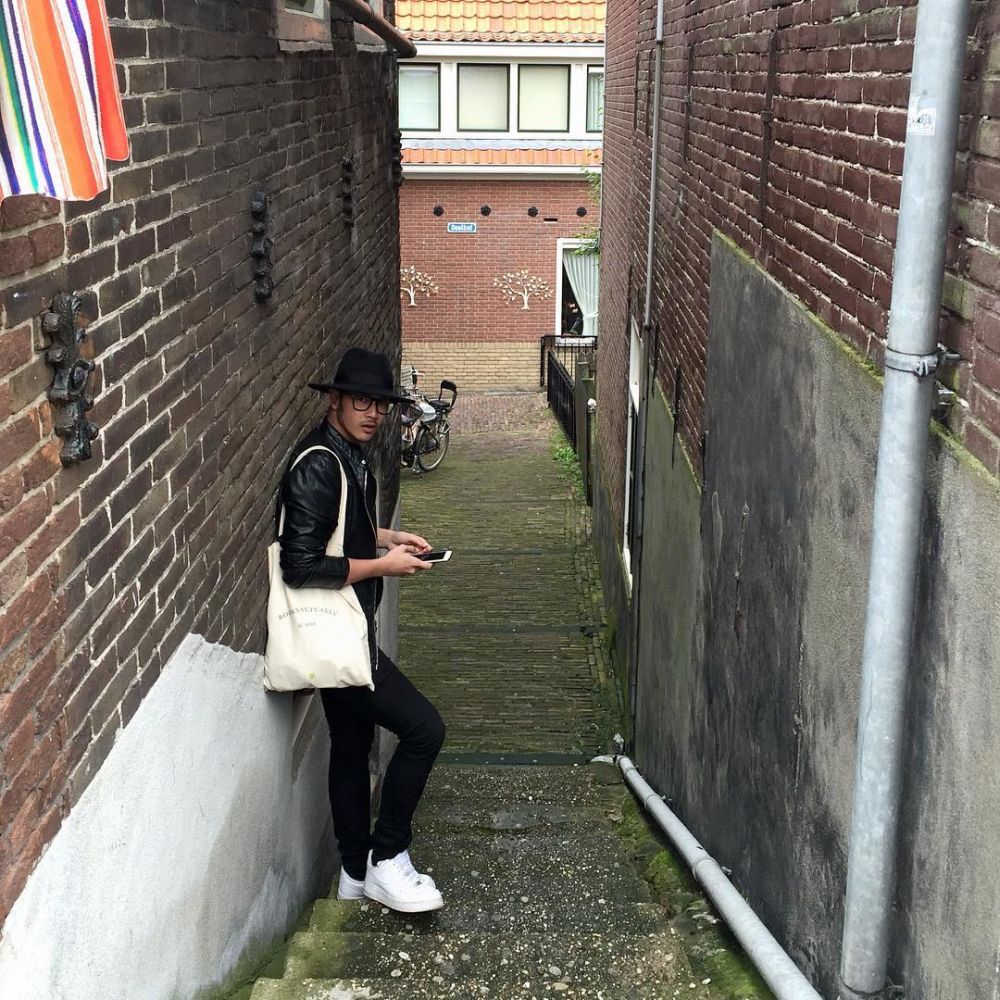 Lama tak ada kabar, 10 potret Jonathan Mulia ini bikin pangling