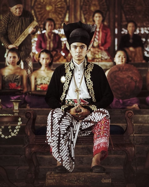10 Pesona gagah Marthino Lio, pemeran Sultan Agung saat masih muda