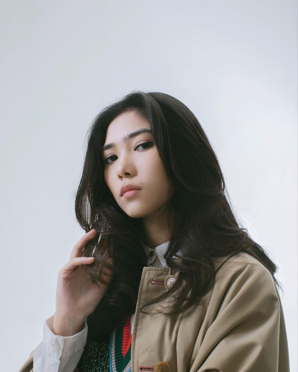 Lagi ngetren geng artis, 8 seleb cantik ini justru tak punya squad