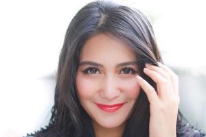 Jalani bayi tabung, Caca Tengker hamil bayi perempuan