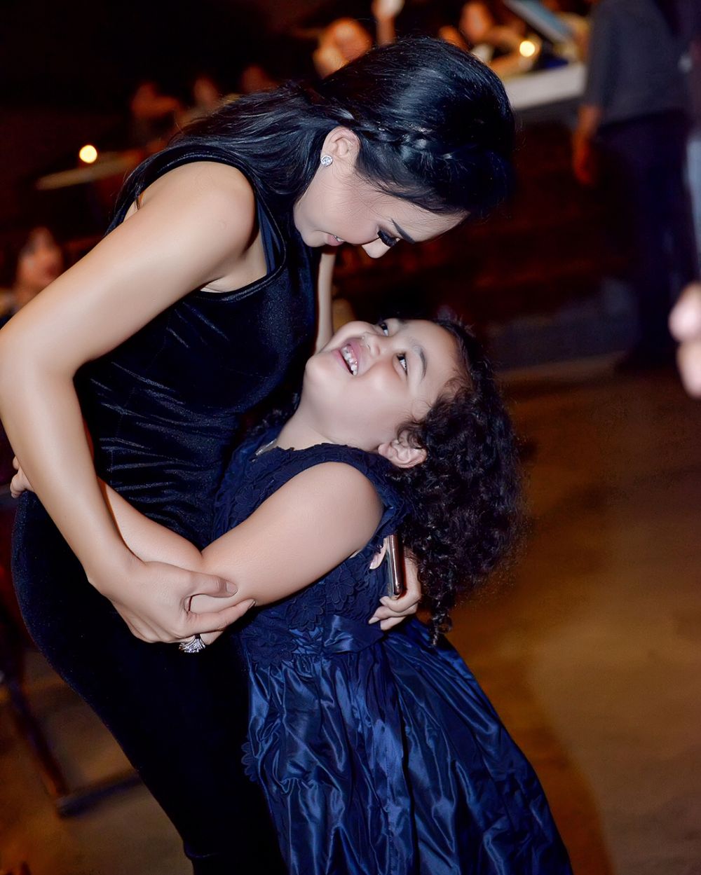 7 Potret kebersamaan anak seleb dan tantenya, bak diasuh mama ke-2