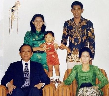 8 Foto jadul kebersamaan keluarga Susilo Bambang Yudhoyono, epik abis