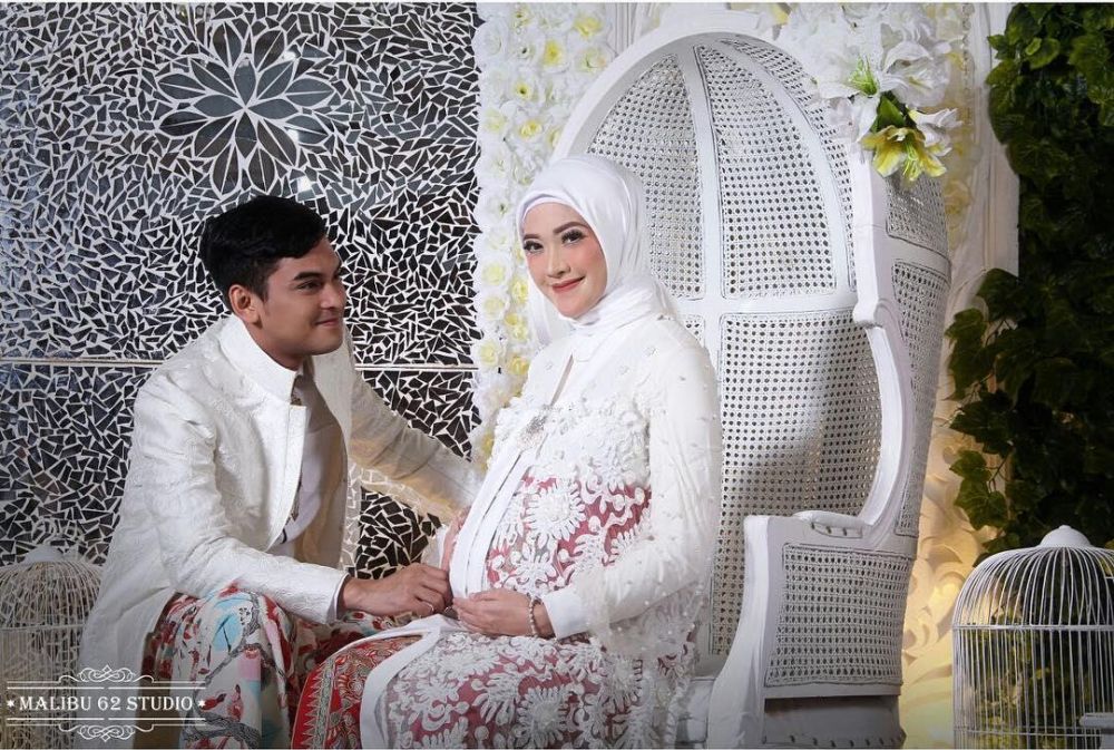 10 Potret maternity shoot Adhitya Putri, anggun bak putri raja