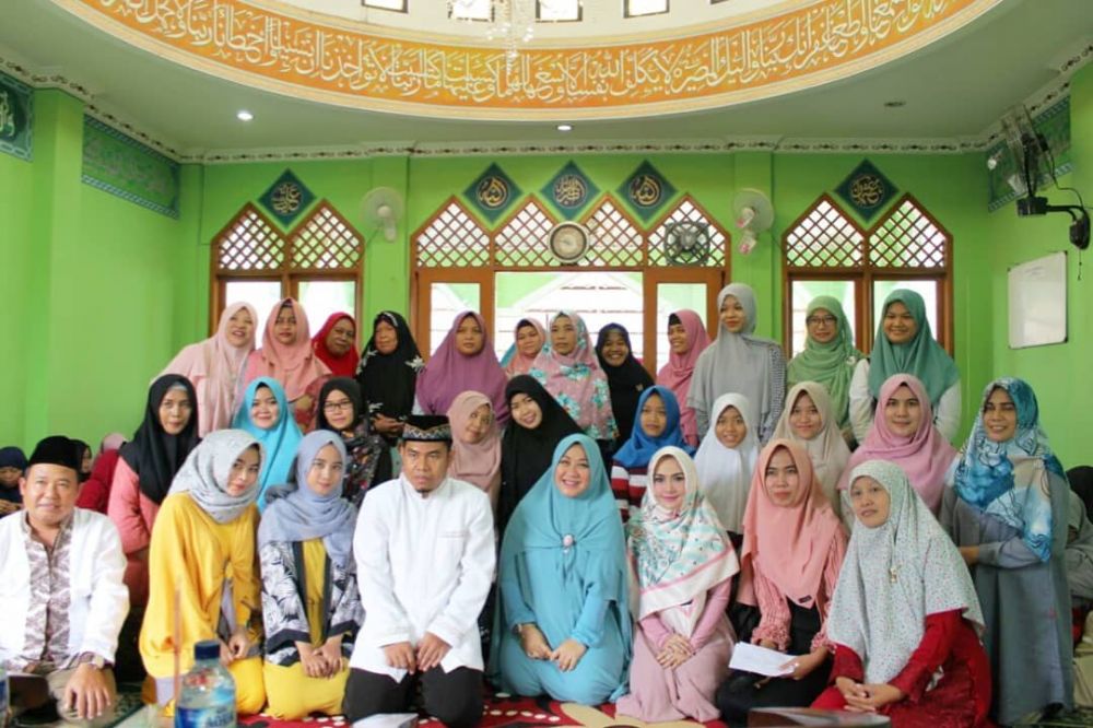 Lama vakum, ini 8 penampilan terbaru Eddies Adelia yang makin glamor