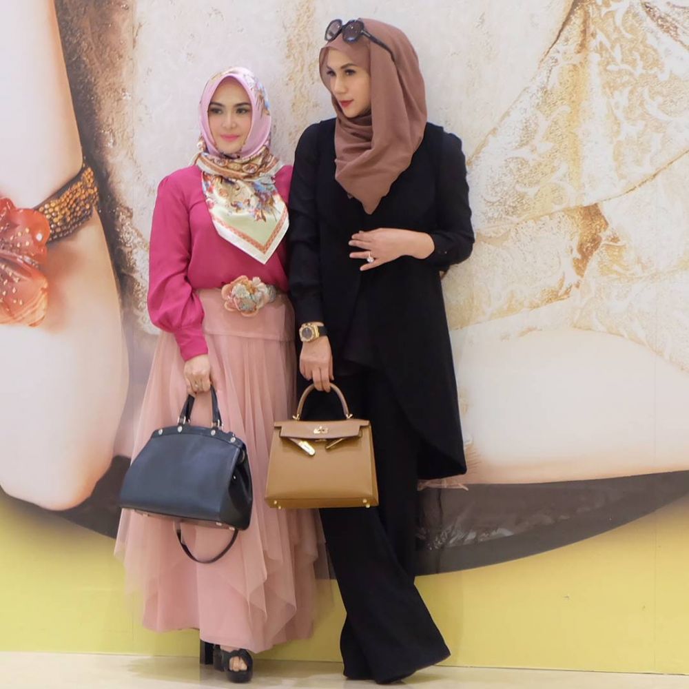 Lama vakum, ini 8 penampilan terbaru Eddies Adelia yang makin glamor