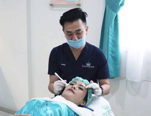 Aksi 10 seleb usia di atas 40 tahun saat rawat tubuh, aduhai menggoda