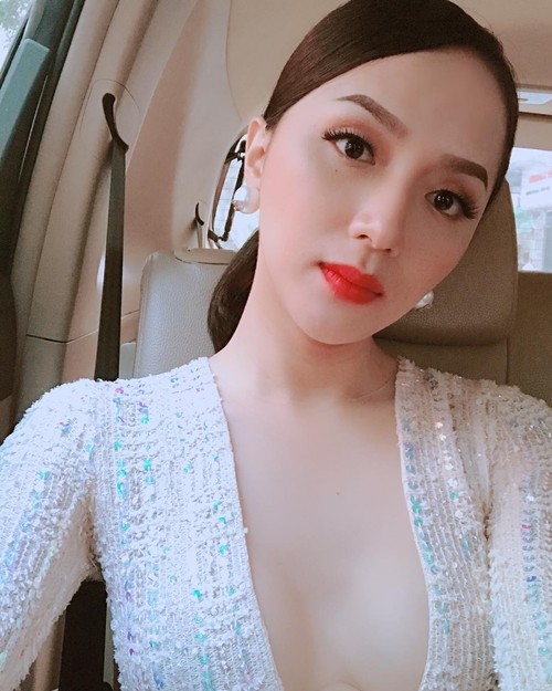 10 Pesona Huong Giang, juara kontes transgender tercantik sedunia 2018